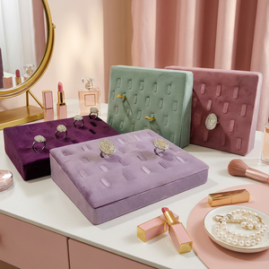 แท่นโชว์แหวนเครื่องประดับสุดหรู 22 ช่อง พร้อมที่วางแหวนกำมะหยี่เนื้อนุ่ม ชั้นวางโชว์เครื่องประดับระดับไฮเอนด์สำหรับร้านค้า - Product Image 4