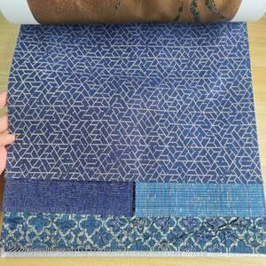 <span class=keywords><strong>Tela</strong></span> de brocado dorado real azul marino <span class=keywords><strong>tela</strong></span> de confección patrón metálico Floral en relieve para cortinas decoración del hogar tapicería - Product Image 1