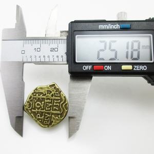 Monedas de Juguete de Doblón Pirata Español Europeo de Bronce Antiguo, Cofre del Tesoro para Niños - Product Image 3