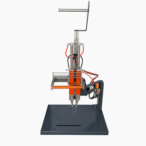 Machine à agrafes élastiques VNS pour la fixation des cartes blister et des cartes de support, solution d'étiquetage rapide et efficace - Product Image 4
