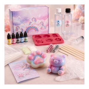 Crea tu propio set de juguetes Taba: Mezcla de goma AB equilibrada, seis moldes de diseño, botellas de tinte, polvo flocado, varillas mezcladoras y folleto. - Product Image 5