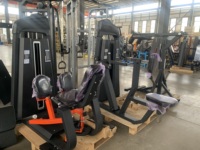 Máquina de remo ajustable con asiento trasero, soldada con robot industrial, con sistema de cable de acero de alta resistencia y carga de pin, para entrenamiento comercial