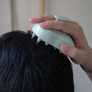 Brosse de massage du cuir chevelu en silicone pour le shampoing, brosse de massage du cuir chevelu pour le soin des cheveux secs et mouillés - Product Image 3