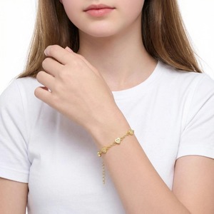 Bracelet en or 14 carats avec pendentif cœur pour femme, 5 pendentifs cœur finition brossée avec pierres CZ, chaîne délicate, fermoir mousqueton réglable - Product Image 3