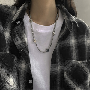 Collar con Expresiones Faciales de Feliz, <span class=keywords><strong>Triste</strong></span>, <span class=keywords><strong>Enojado</strong></span> <span class=keywords><strong>y</strong></span> Alegre, Cadena Estilo Suéter Hip-hop de Moda para Mujer - Product Image 1