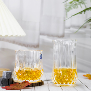 Bicchiere da whisky a forma di clessidra da 310 ml con taglio a diamante e a lancia, in cristallo trasparente senza piombo con doppia faccia - Product Image 3