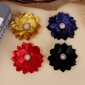 Flores de Tela con Centro de Perlas de Imitación y Diamantes de Imitación para Decoración de Ropa, Zapatos y Sombreros Infantiles - Product Image 2