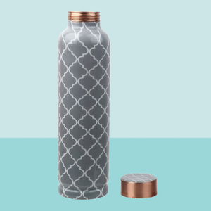 Bouteille d'eau en cuivre martelé élégante 1000ml fabriquée à la main durable et antirouille avec housse en coton pour cadeau fête de mariage - Product Image 1