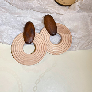 Aiguille d'argent Boucles d'oreilles <span class=keywords><strong>cercle</strong></span> en bois naturel Café exagéré Grandes boucles d'oreilles atmosphériques Boucles d'oreilles mode élégantes littéraires - Product Image 6