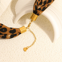 SUMMLY Automne Hiver Écharpe Léopard Style Cowboy Pendentifs Chaîne en Acier Inoxydable Plaqué Or 18K Collier Bijoux de Mode