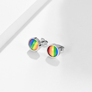 ต่างหูไทเทเนียมรูปธงเกย์ ขายดี สำหรับทุกเพศ - Product Image 4