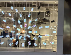 Pantalla LED Transparente Atractiva para Ventanas de Centros Comerciales - Product Image 3