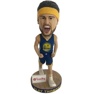 Özel NBA basketbol oyuncusu Bobblehead araba dekorasyon süsler el sanatları ve hediye reçine aksiyon figürleri toptan