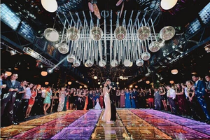 Pista de Baile LED Magnética Iluminada para <span class=keywords><strong>DJ</strong></span>, Pista de Baile Interactiva 3D Portátil para Bodas - Product Image 6