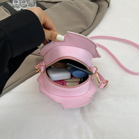 Vente en gros de sac de glace personnalisé à la fraise sac à bandoulière de décoration avec nœud sac de fille mignonne meilleur cadeau pour fille