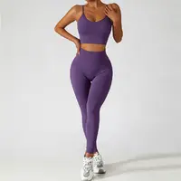 2022 Kustom Grosir Pakaian Olahraga Wanita Aktif Bra Olahraga Bergaris High Impact dan Celana Yoga 3 Potong Set Yoga Tanpa Kelim