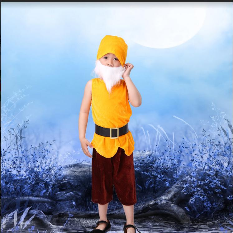 Camiseta de manga corta, diseño enano naranja.