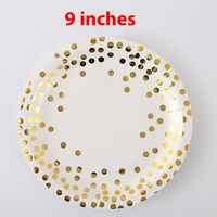 L'ensemble de décoration de fête d'anniversaire jetable sur le thème New Dot White comprend une serviette de plateau de tasse en papier avec effet bronzant