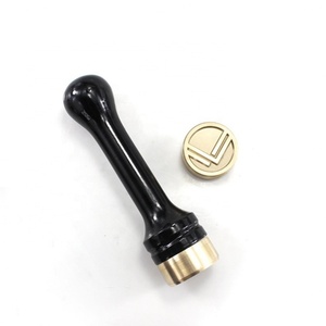 Emporte-pièce à glace en laiton de haute qualité avec logo personnalisé, moule à glace sur mesure - Product Image 4