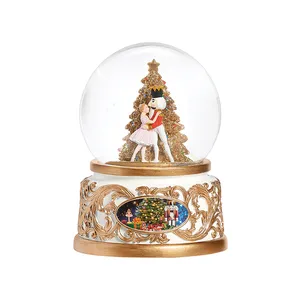 Natale caldo-vendita su misura in resina artigianato pan di zenzero uomo e principessa palla di neve per la decorazione della casa e souvenir - Product Image 1