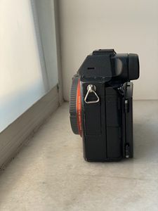 Bon prix pour un appareil photo numérique Sony Alpha <span class=keywords><strong>7R</strong></span> <span class=keywords><strong>III</strong></span> (ILCE-7RM3) d'occasion - Product Image 3