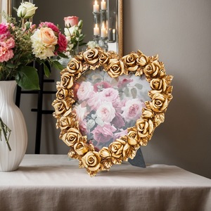 <span class=keywords><strong>Cadre</strong></span> photo vertical autoportant romantique en résine dorée sculptée style européen, en forme de cœur, imprimé en sérigraphie 1 couleur - Product Image 3