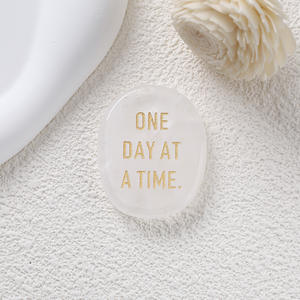 Piedra Semipreciosa de Ágata Natural Facetada Ovalada de 8mm Tallada 'Un Día a la Vez' en Forma de Palma, Piedra Calmante y Curativa - Product Image 6