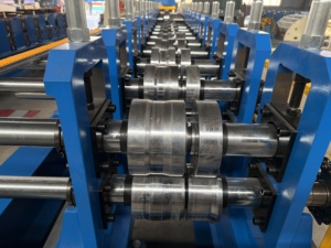 Macchina per la Chiusura a Giunto Verticale di Pannelli Metallici per Soffitti e Pareti - Product Image 4