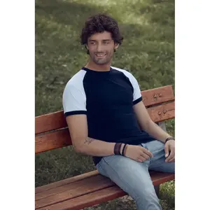 CAMISETA RAGLAN - Product Image 1