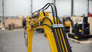 ชิ้นส่วนปั๊มมอเตอร์หลักของ Kubota รถขุดตีนตะขาบ2ton มือสองจากญี่ปุ่นใช้ใน5ton ขุดขุดขนาดเล็ก EPA engining - Product Image 3