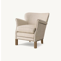 Fauteuil d'appoint confortable de style campagne française avec garniture cloutée, en tissu lin beige, pour salon et hôtel