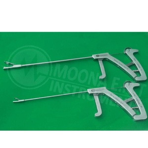Instrument chirurgical réutilisable en acier inoxydable pour la chirurgie orthopédique, modèle Arthrex Suture Passer, disponible en versions adulte et pédiatrique - Product Image 3