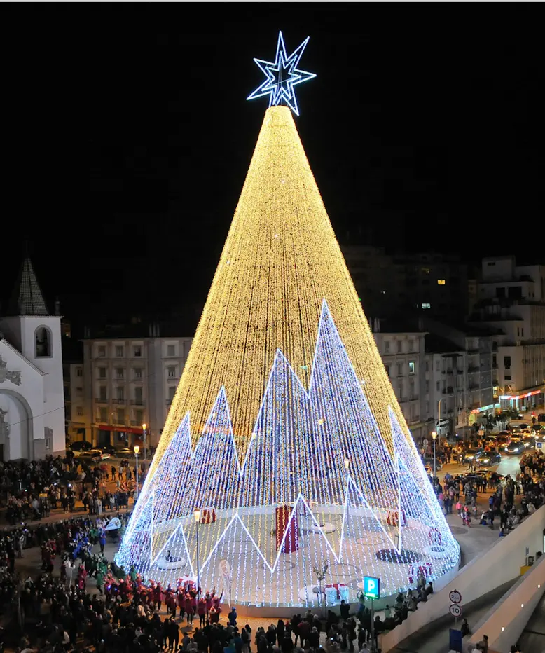 2017 new designs giant led christmas tree