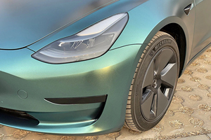 Vinilo Adhesivo para Carrocería de Automóvil, Verde Oscuro, PET, Alto Brillo, Rollo de Vinilo Automotriz con Liberación de Aire, Autoregenerable, Película que Cambia de Color - Product Image 4