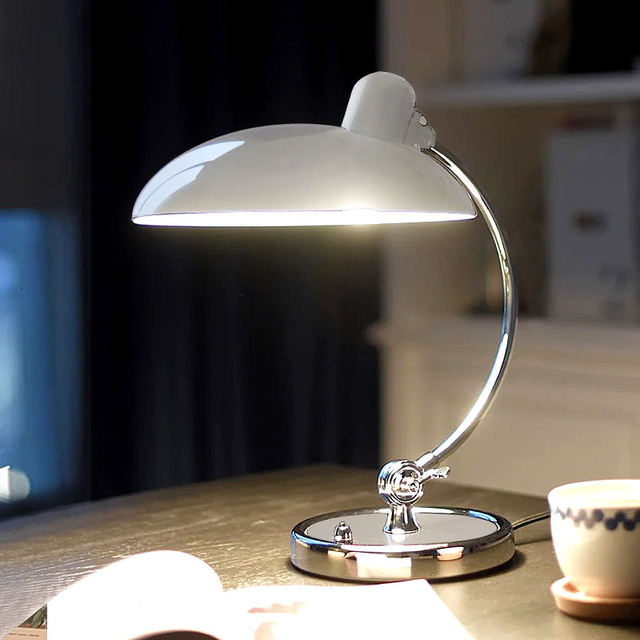 Luxury Vintage LED Table Lamps Modern Design Style AC Power Supply White Black Green Red for Bedroom Study Desk Beside Lamp