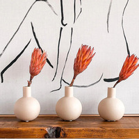Petit vase minimaliste en céramique au design moderne, pour étagère, décoration de la maison et de la table de mariage, vase à fleurs