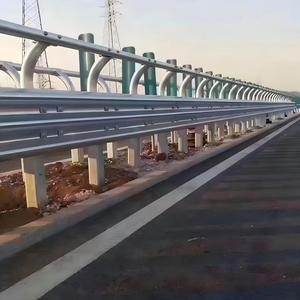 Barrera de Seguridad Anticolisión de Alta Calidad Q235 Galvanizada en Caliente, Alta Resistencia a Impactos, No Rellenable con Agua, <span class=keywords><strong>Sin</strong></span> Protección Luminosa - Product Image 2