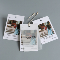 Personnalisé propre marque logo papier pvc jeans papier étiquettes volantes vêtements personnalisés papier personnalisé étiquette volante