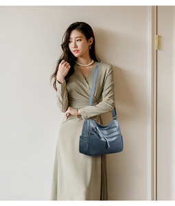 Nuevo Bolso Tote de Lujo para Mujer, Diseño Exclusivo, Grande, Tipo Bandolera, con Peluche - Product Image 3