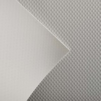 Kain PVC Tenun Bulat Lapisan Tunggal 0,7mm 850gsm untuk Membran Atap Struktur Tegangan, Kanopi, dan Penutup