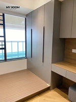 Armoire autoportante en bois massif sur mesure, rangement pratique et organisé pour la chambre à coucher