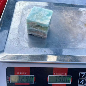 Vente en gros de pierres de cristal de guérison en héminorphite naturelle sculptée en forme de cube, style bohème, pour la décoration intérieure et les cadeaux - Product Image 4