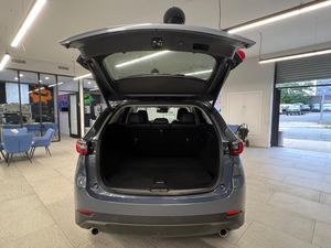 Mazda <span class=keywords><strong>CX</strong></span>-5 2.5 <span class=keywords><strong>S</strong></span> Carbon Edition 2024 USADO, Tracción en las Cuatro Ruedas, Volante a la Izquierda, Automático, Interior Oscuro, Asientos de Cuero, Neumáticos R18, Techo Corredizo - Product Image 6