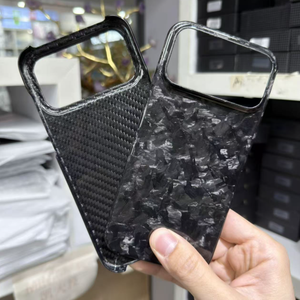 Cover Magnetica in Vera Fibra di Carbonio per <span class=keywords><strong>iPhone</strong></span> 17 <span class=keywords><strong>Pro</strong></span> Max <span class=keywords><strong>e</strong></span> <span class=keywords><strong>iPhone</strong></span> 16 - Product Image 2