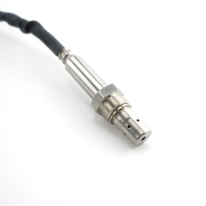 Capteur NOx 1793380 5WK96626A pour camions <span class=keywords><strong>DAF</strong></span> <span class=keywords><strong>XF</strong></span> CF <span class=keywords><strong>105</strong></span> 85 MX-11 MX-13 Euro 5 24V SCR Fix Code P229F P204F Qualité OEM Ajustement Direct - Product Image 3