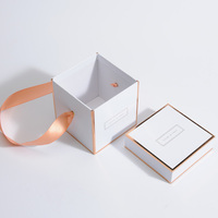 Boîtes cadeaux personnalisées d'usine, couvercle, boîte à fleurs carrée de luxe, petite boîte en carton, emballage avec ruban et poignée