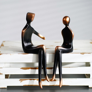 Europäischer Stil Abstrakte Figuren-Paar-Skulptur aus Harz zur Dekoration für Wohnzimmer, Büro, TV-Schrank, Eingangsbereich - Product Image 3