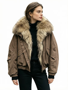 Chaqueta Acolchada para Mujer con Cuello Vuelto Personalizable, Transpirable, con Cuello Desmontable, Botones Cubiertos, Estilo Casual y Bolsillos - Product Image 1