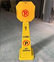 Panneau de signalisation de sécurité antidérapant jaune en plastique imprimable sur 4 faces, personnalisé, en forme de pyramide carrée, pour sol mouillé, cône de précaution