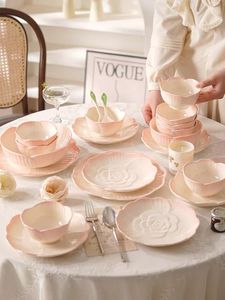 Juego <span class=keywords><strong>de</strong></span> Vajilla <span class=keywords><strong>de</strong></span> Cerámica con Diseño Europeo y Rosas en Relieve, Color Rosa Degradado, en Venta Directa <span class=keywords><strong>de</strong></span> Fábrica 2026 - Product Image 2